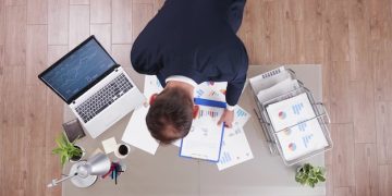 Tax Guide 2025: Selling Stocks & Bonds - Understanding the Implications - Cover Image