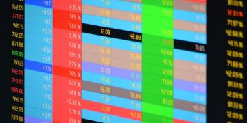 Unemployment Rate Steady at 3.7%: Sector-by-Sector Analysis - Cover Image