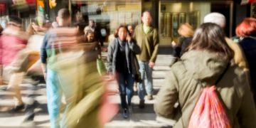 Retail Sales Dip 0.5%: Is the US Economy Slowing Down? - Cover Image