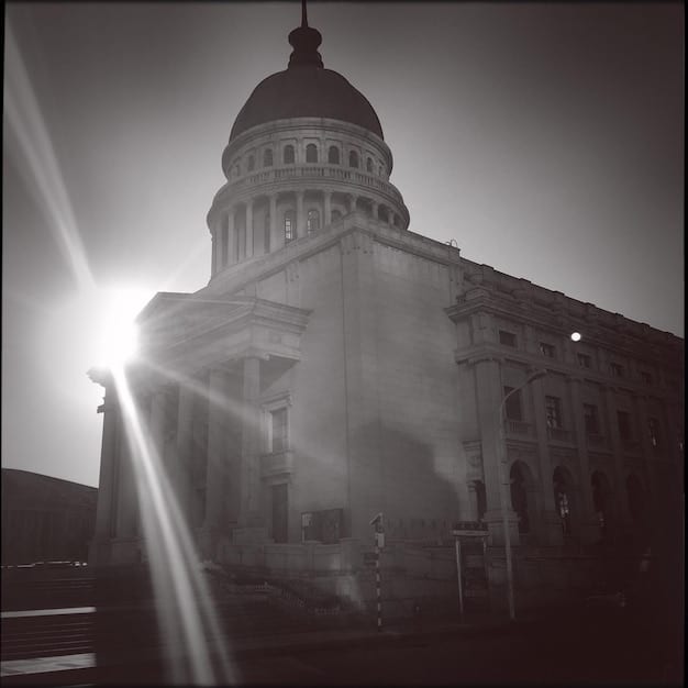 Emergency Fed Meeting: Impact on US Economy Explained